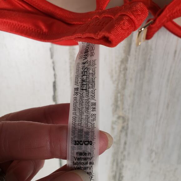NWT Victoria's Secret Red Shine Strap Full Coverage Push-Up Bikini Top Size 32C - Picture 9 of 13